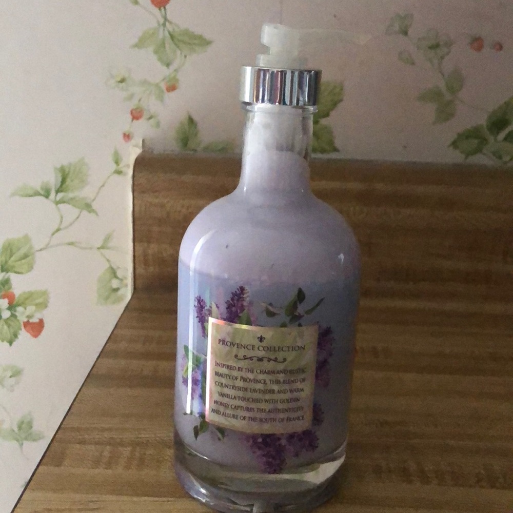 Bath and Body Works  Hand Lotion - Picture 2 of 4